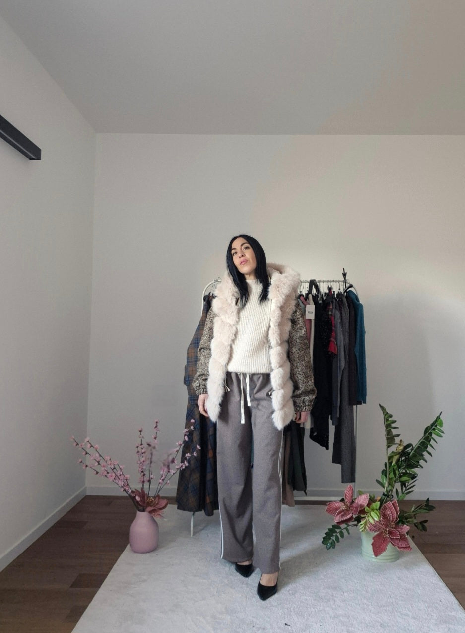 Pantalone spigato con bande laterali bianche