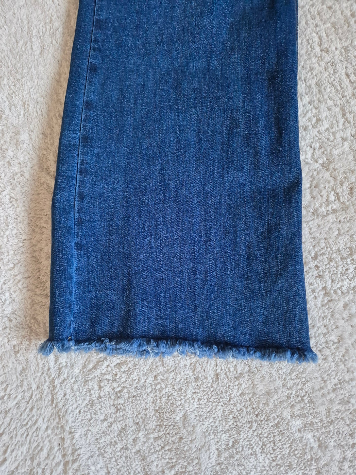 Jeans a gamba dritta sfrangiato