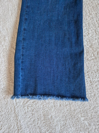 Jeans a gamba dritta sfrangiato