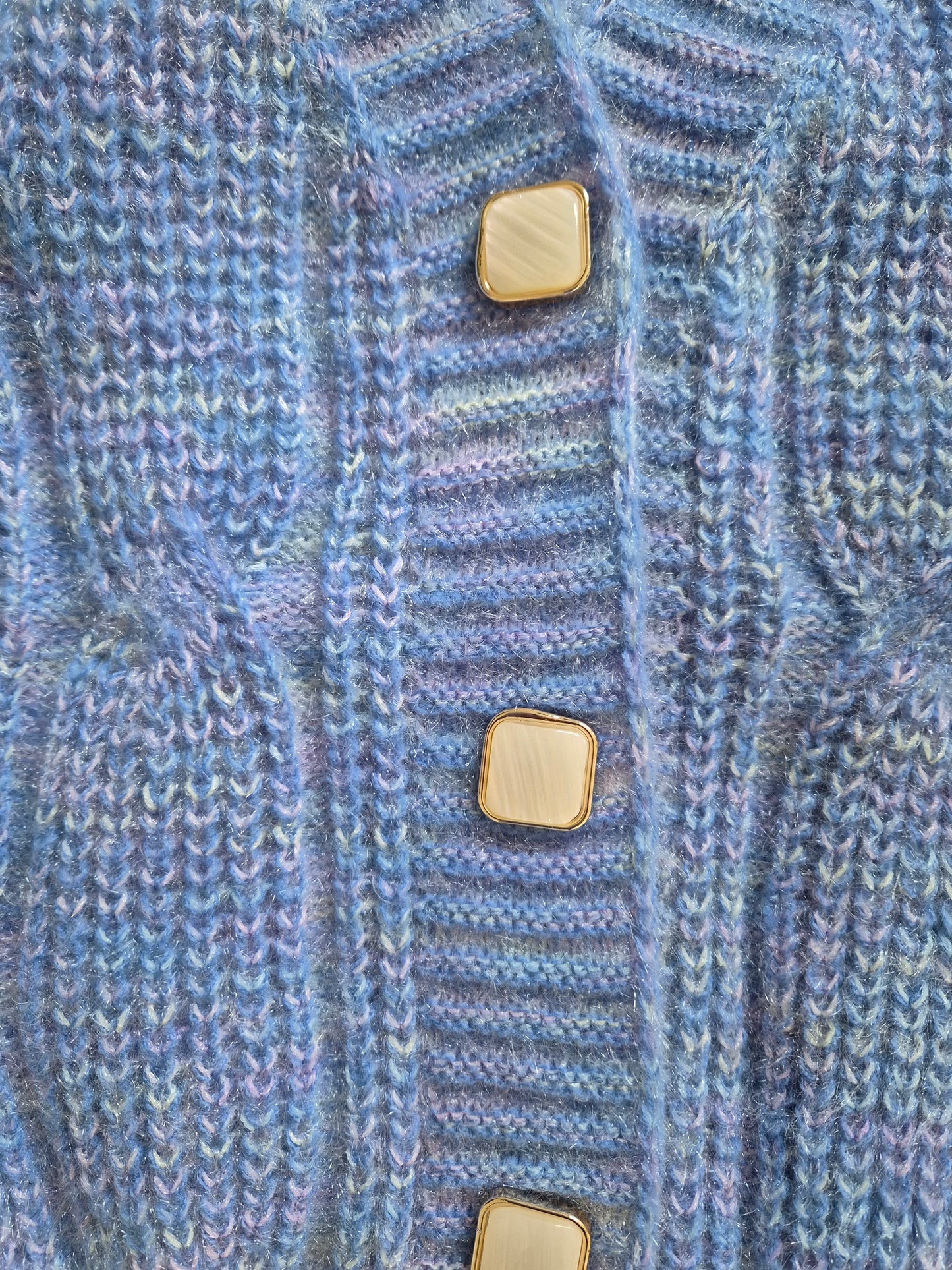Maglia con bottoni madre perla