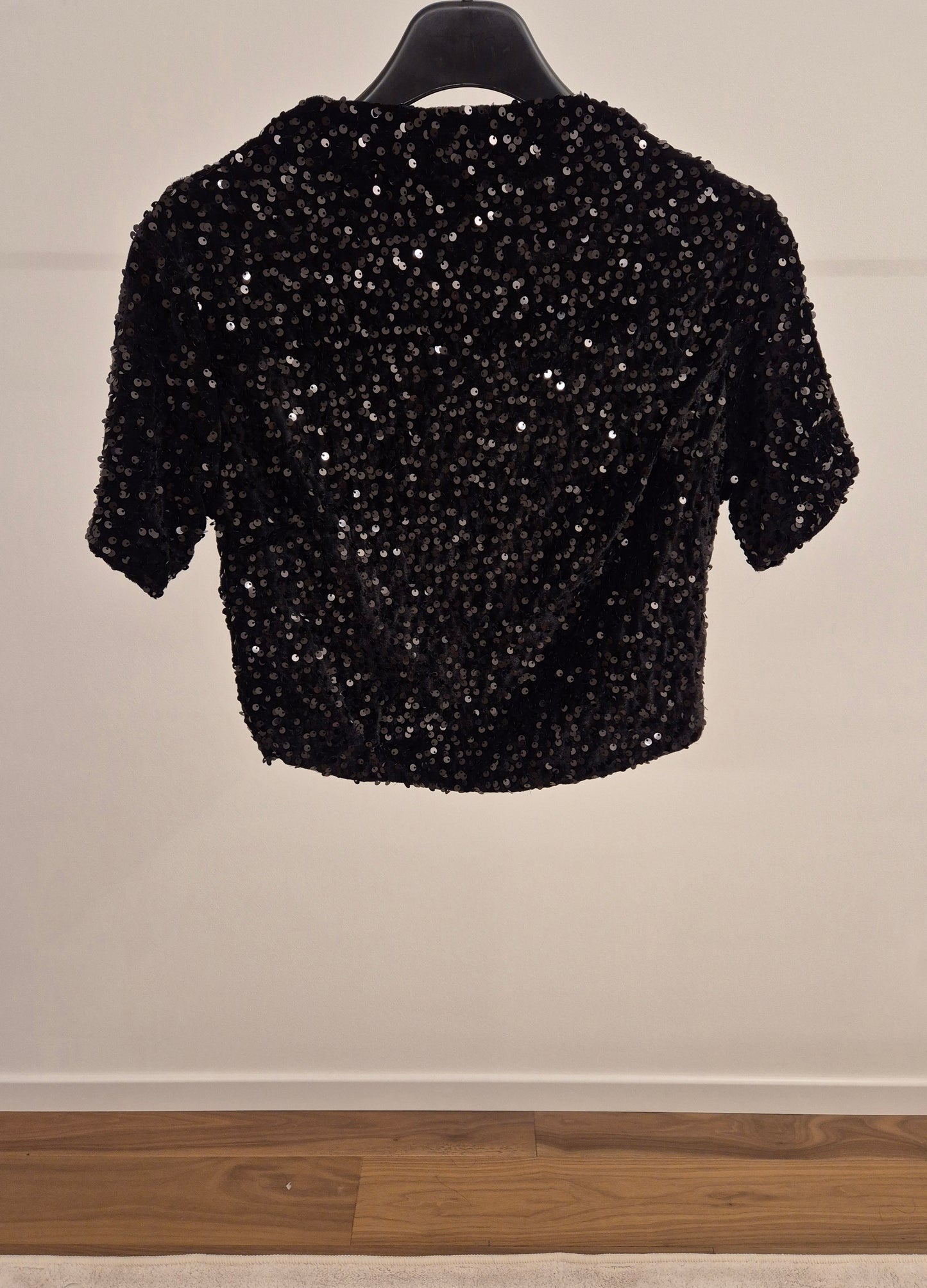 Maglia crop con pailettes