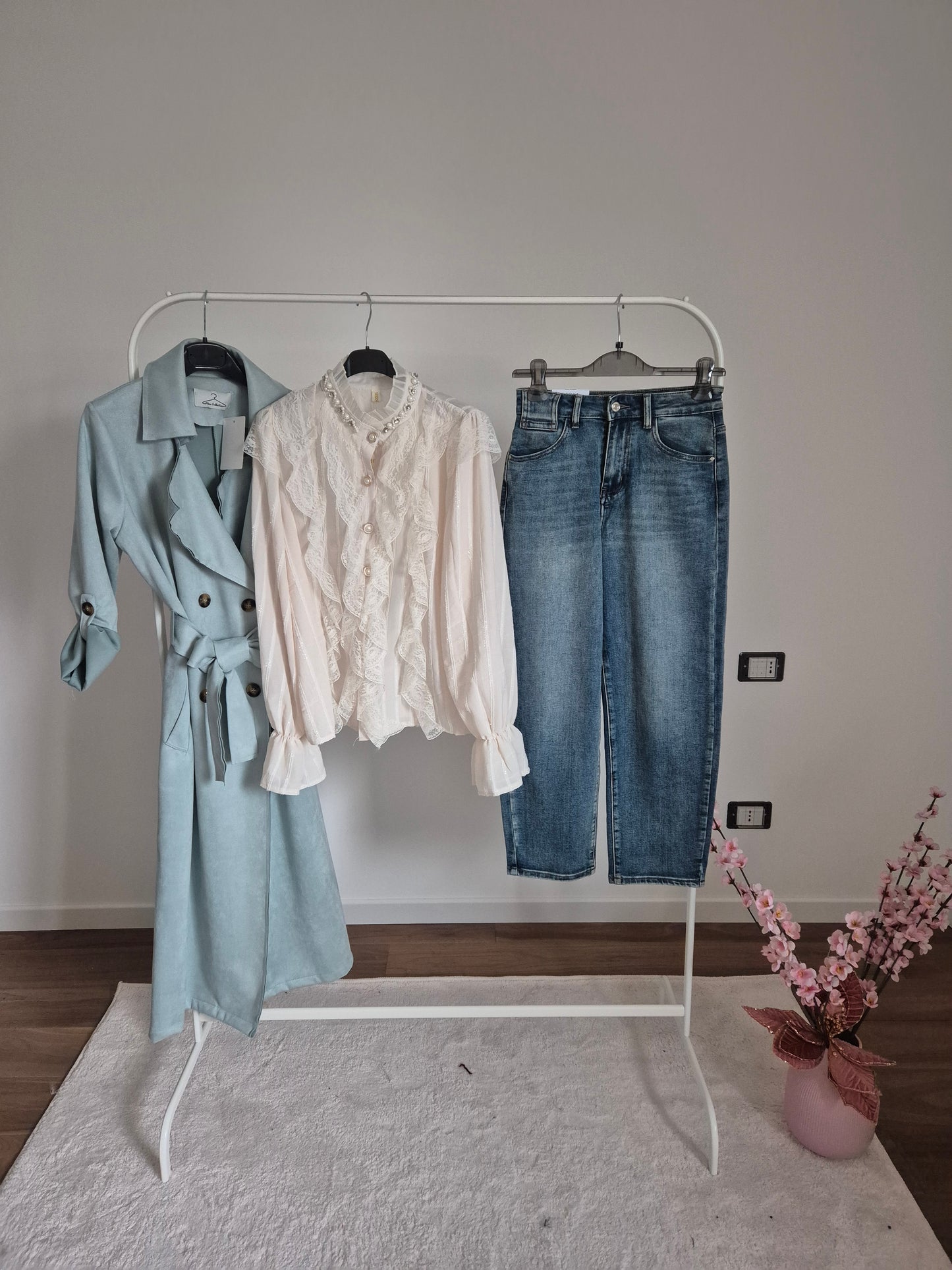 Camicia con rouge - bottoni in madre perle e colletto decorato
