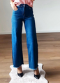 Jeans a gamba dritta sfrangiato