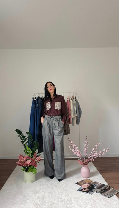 Pantalone ampio grigio spigato nero